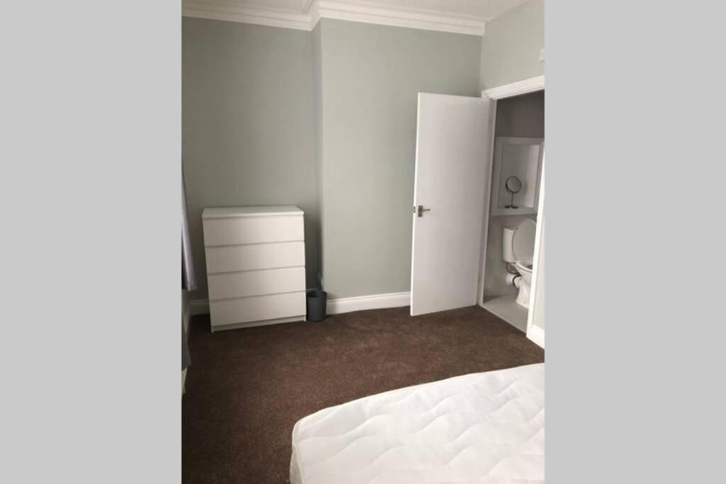 4 Bedroom House In Harrogate Town Centre Bagian luar foto